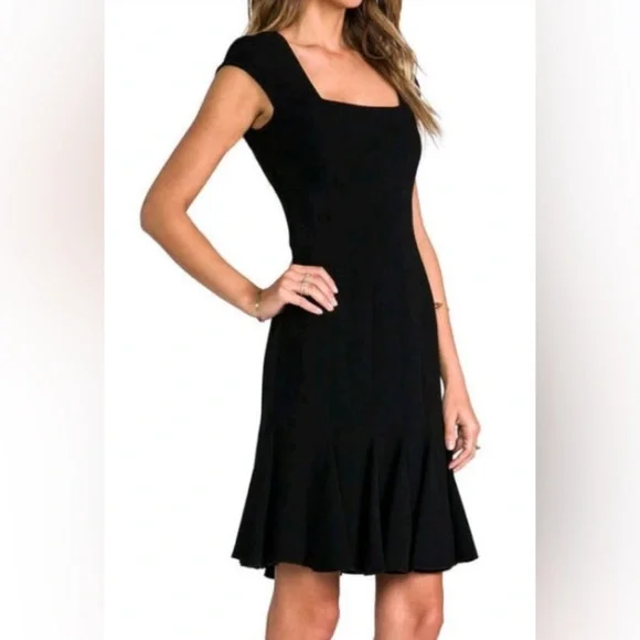 BCBGMaxAzria Dresses Bcbgmaxazria Farrah Cap Sleeve Dress In